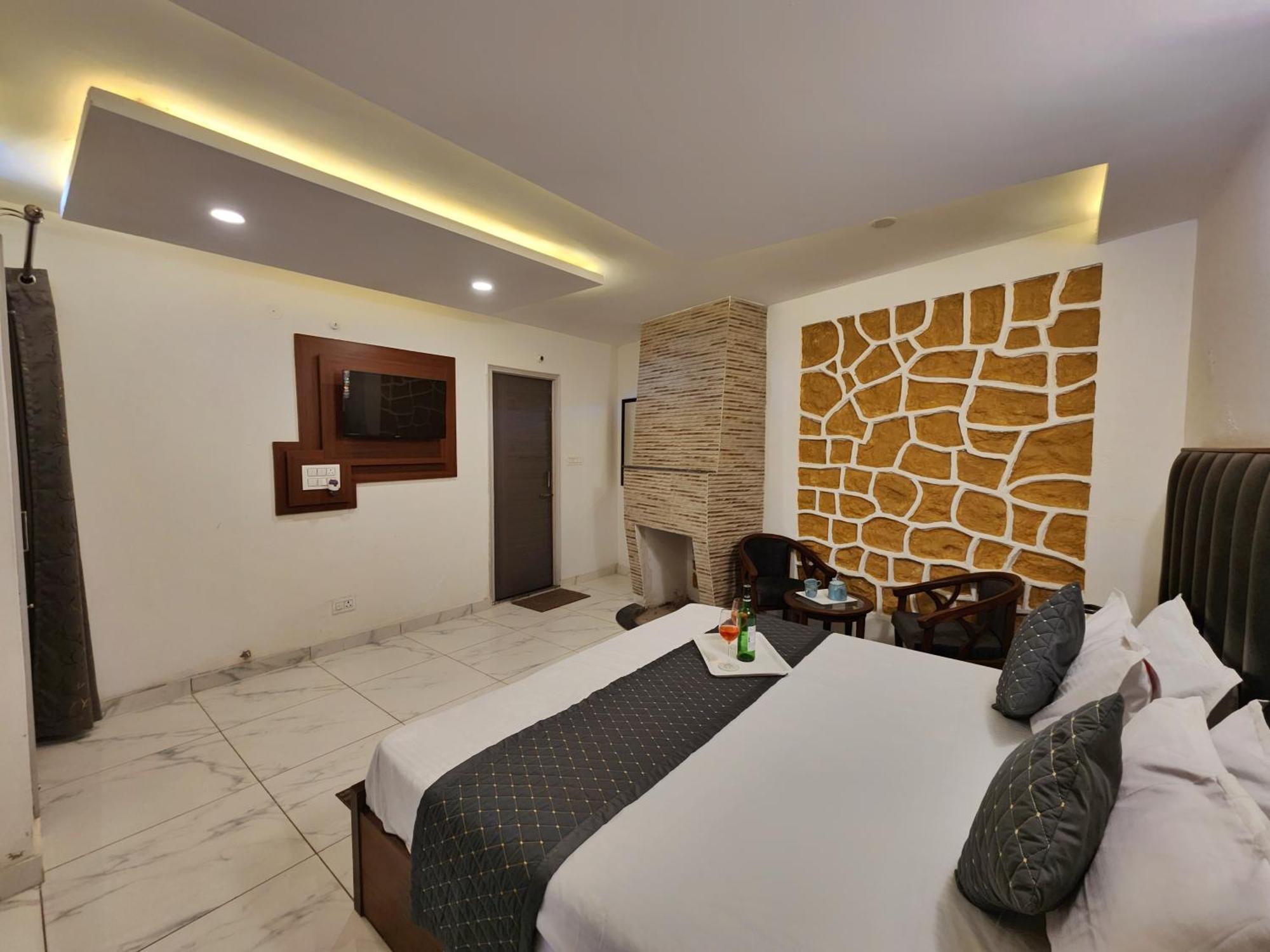 Pine Valley Resort Kasauli Dış mekan fotoğraf